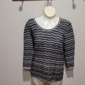 IEdesigned Black and White Zigzag Top